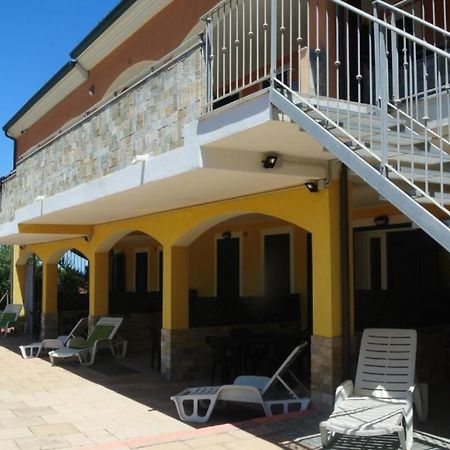 Gli Appartamenti Sul Mare Valledoria  Extérieur photo